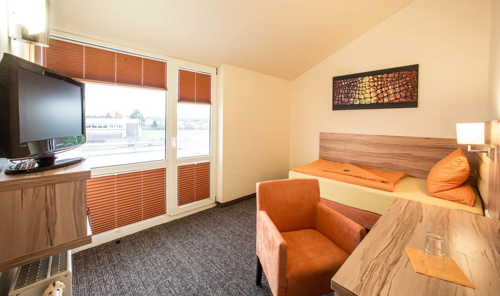 Hotel an der Waldstraße Groß-Zimmern Zimmer foto